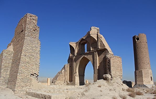 مسجد و مناره گار اصفهان