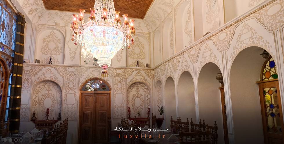 رستوران قصر منشی اصفهان